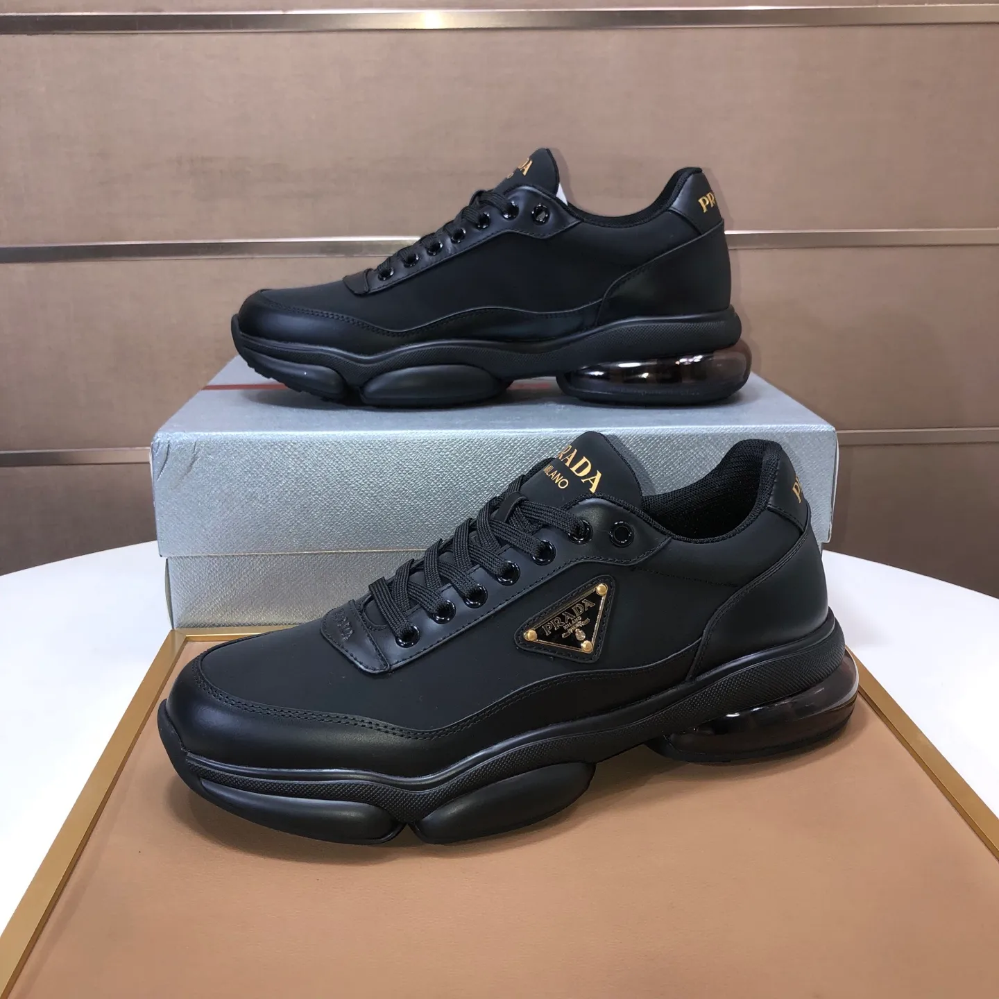 Men's shoes 💰700💰[PRADA] Men's shoes counter hot sale, official website synchronization, 👑Top version ✔️Original cowhide upper + cowhide lining, 1🆚1 replica, original original sole [black/blue/brown 3 colors] 🎯 Material: cowhide surface 🎯 Inner lining: cowhide 🎯 Sole: original molded outsole 🎯 size: Male 38-45 (45 is custom-made and cannot be returned or exchanged)